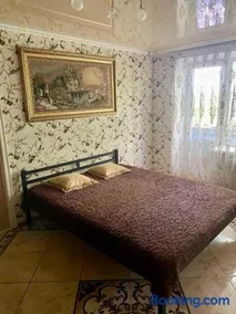 Квартира з авторським ремонтом - Image 5