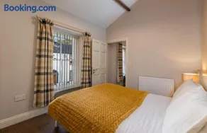 The Mews Apartment, Brampton Town Centre, Hadrians Wall - sleeps 4 - Image 1