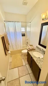 Spacious House with Pool and Hot Tub near Tampa - Image 5