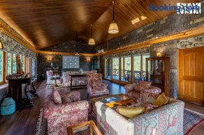 StayVista's Mountain Mirage - 4BHK Mountain-View Villa with Home Theatre - Image 2