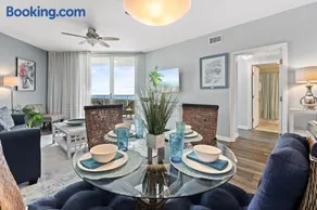 Penthouse Amazing Gulf Views Walk Beach or Shuttle Suite sleeps 6 - Image 3