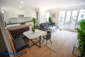 Luxury Suites Keyless Appartement Moderne et Spacieux 90 m2 Parking, Métro 14 Paris - Orly - Image 3