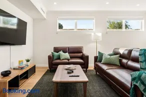 3BR Family Home Near Scarborough Beach Perth - Image 3