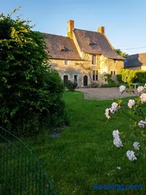 Maison spacieuse avec jardin à Morannes sur Sarthe - Image 1