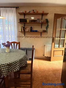 Chalet with a pool, a 10-minute walk from the beach - Image 2