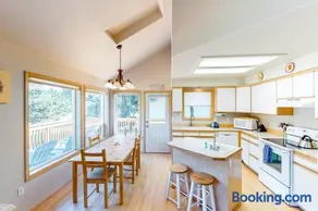 Tanya's Beach Retreat - Image 3