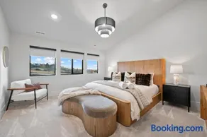 Dual-Homes 10br10ba Sleeps 32 2 HotTubs-Views - Image 2