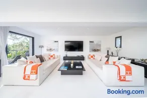9m of center, Cannes high luxe Villa Mila 6bdrooms heated pool Sauna cinema fitness - Image 1