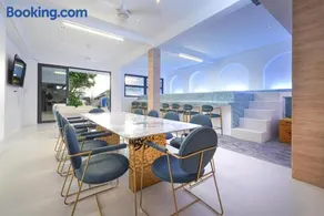 Surf Beach House Pool Villa - Image 4