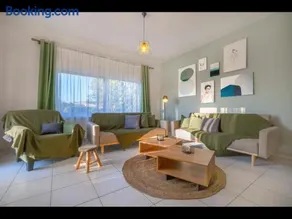 Omalia Apartment - Image 3