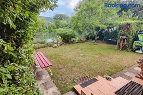 Lazy River Hut - Image 4