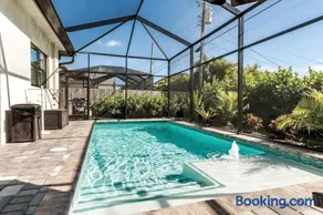 Naples Park Duo Estate 8BR 7.5BA Private Pool Home Sleeps 20 Near Vanderbilt Beach Mercato - Image 3