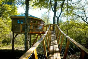 Hébergement insolite cabane perché - Image 1