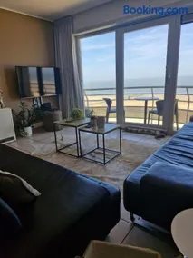 Appartement met zeezicht, zwembad & garage - Image 3