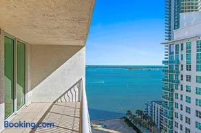 Amazing 1 Bed 1 Bath • Brickell • City & Bay View - Image 3