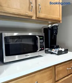 Pristine Walkable Downtown 2BR Apartment - Image 3