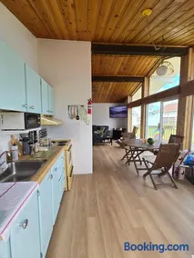 Cozy cottage with private beach access - Image 2