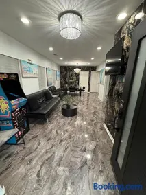 LUXURY VILLA Estate Oasis - Image 5