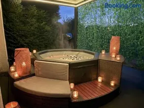 Jacuzzi privatif Appartement premium Vendôme - Image 1