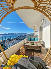 Western Cannes - Panoramic View - Image 1