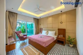 ELIVAAS Signature Mistwood 4-BHK Forest View Villa with Private Pool & Terrace - Image 3
