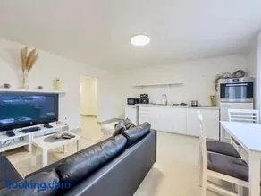Quiet apartment by the center - Image 2