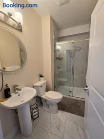 1 bedroom apartment - Image 2