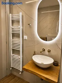 Sea & Sun Luxury Apartment - Image 2