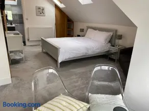 Linton Luxury Holiday Home - Image 4