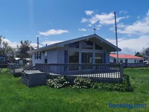 Cozy cottage with private beach access - Image 1