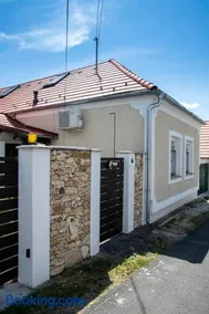 SáBa Vendégház - Image 1