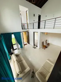 Alex's Place - Image 4