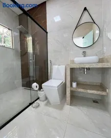 Casa de Alto Padrão com Vista para o Vale e Hidromassagem - Image 4