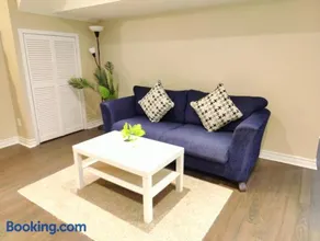 Family-Friendly Spacious 2BR Cozy Basement Suite - Near Attractions - Sleepsn5 - Image 5