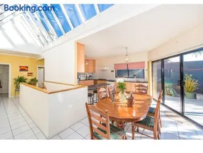 Spacious 6-BR & 3 baths House in Prime Location - Image 5