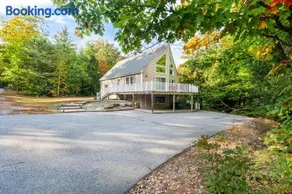 Minutes to Downtown & National Forest Ash Lodge - Image 2