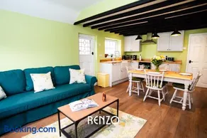 Homely 1-bed Cottage in Stoke Bardolph, Nottingham by Renzo, Stunning Countryside Location! - Image 2