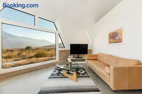 Palm Springs Dome Secluded Desert Retreat - Image 1