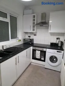 Cozy one bedroom flat - Image 3