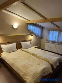 Hotel Four Seasons - Image 2