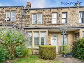 3 Bed in Knaresborough oc-74150 - Image 1