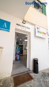 Be Happy Hostel - Albergue en el centro de Nerja - Image 2