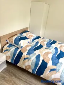 Renovated 3-Bedroom Apartment near UTT - Image 2