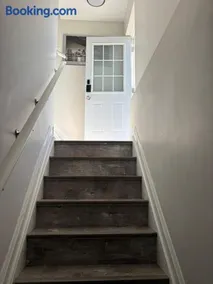 Entire 2 Bedroom Apartment in Kitchener - Image 3
