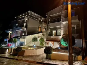Blue View Apartments - Image 5