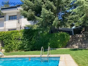 Los Cedros, gran chalet con piscina en Navacerrada - Image 2