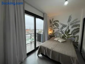 Visitá zona sur Acogedor estudio Parking Piscina,Laundry Cercano a Ezeiza y CABA - Image 1
