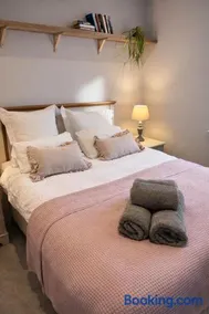 Fernhill Hideaway - Image 2
