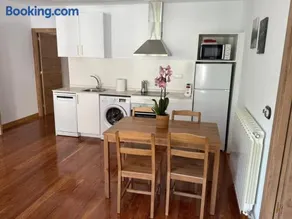 Apartamentos Pirineo - Image 1
