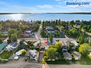 Tahimik Shores By Lake BBQ Firepit Sleeps 10 - Image 1